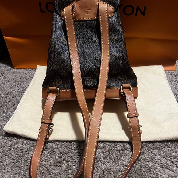 🔥💥SOLD💥🔥LOUIS VUITTON MONTSOURIS BACKPACK MM🔥 - Picture 4 of 15